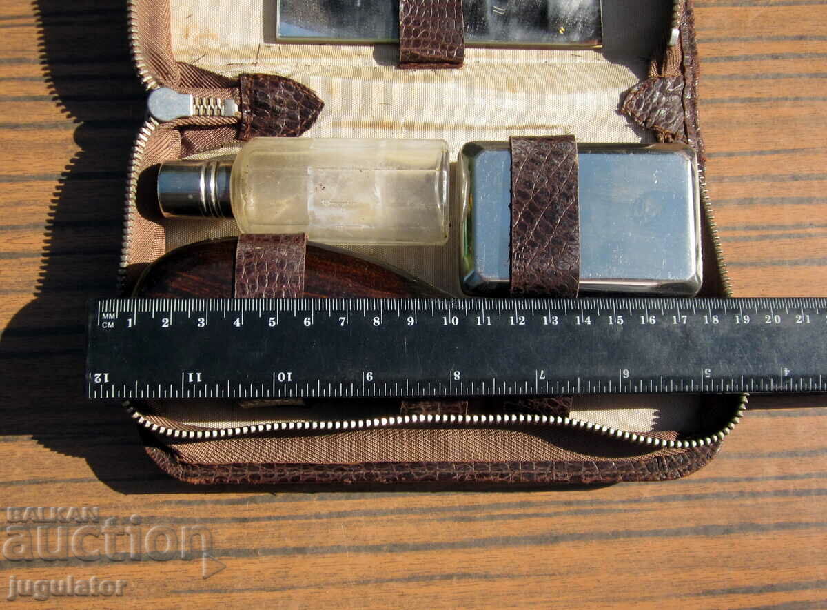 Delivery of vintage German personal set from the 1930s