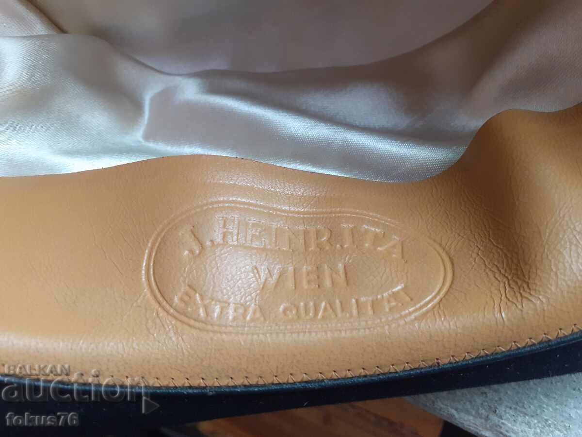 Auction Old branded Viennese bombe hat Auction Old branded Viennese bombe hat