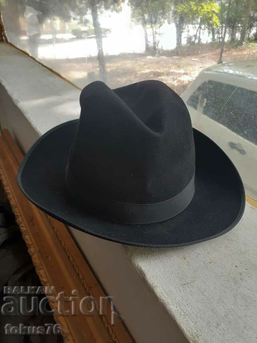 Παλιό επώνυμο Βιεννέζικο καπέλο μπομπέ