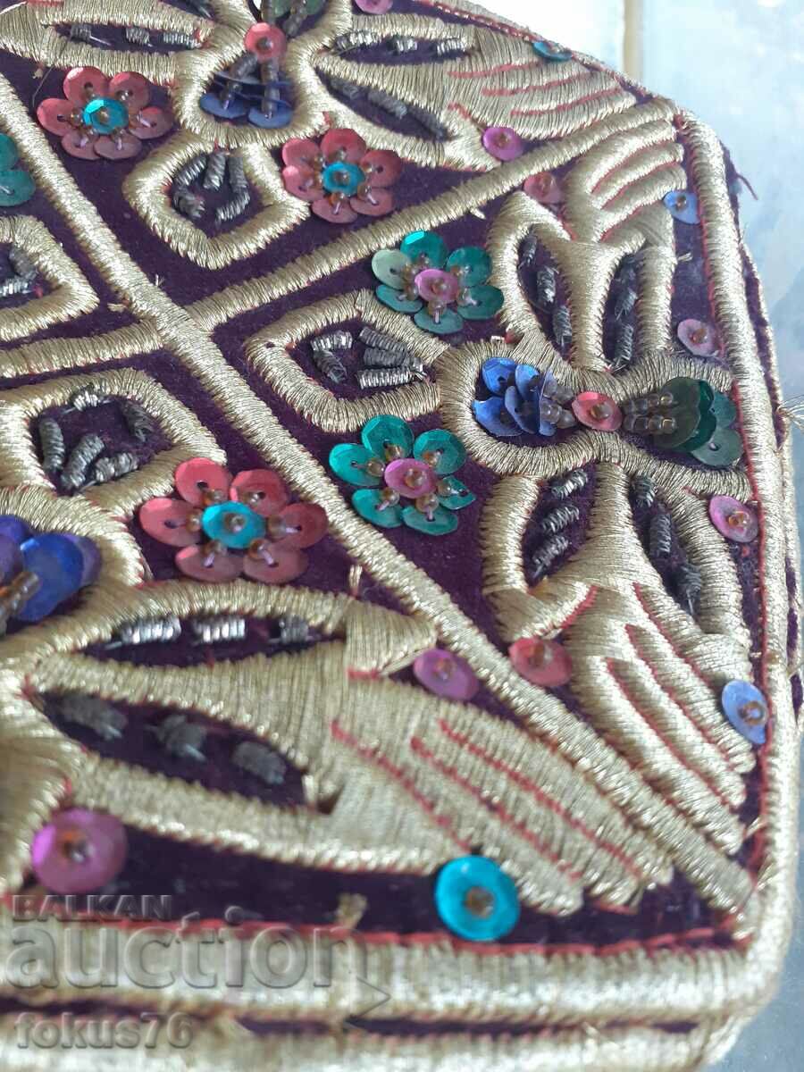 Auction Old skull cap 19th century velvet tinsel sequins Auction Old skull cap 19th century velvet tinsel sequins