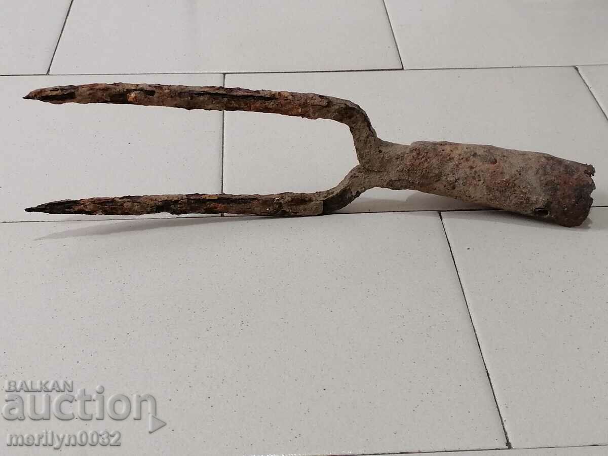 Auction Double tooth, beet harvester, wrought iron Auction Double tooth, beet harvester, wrought iron
