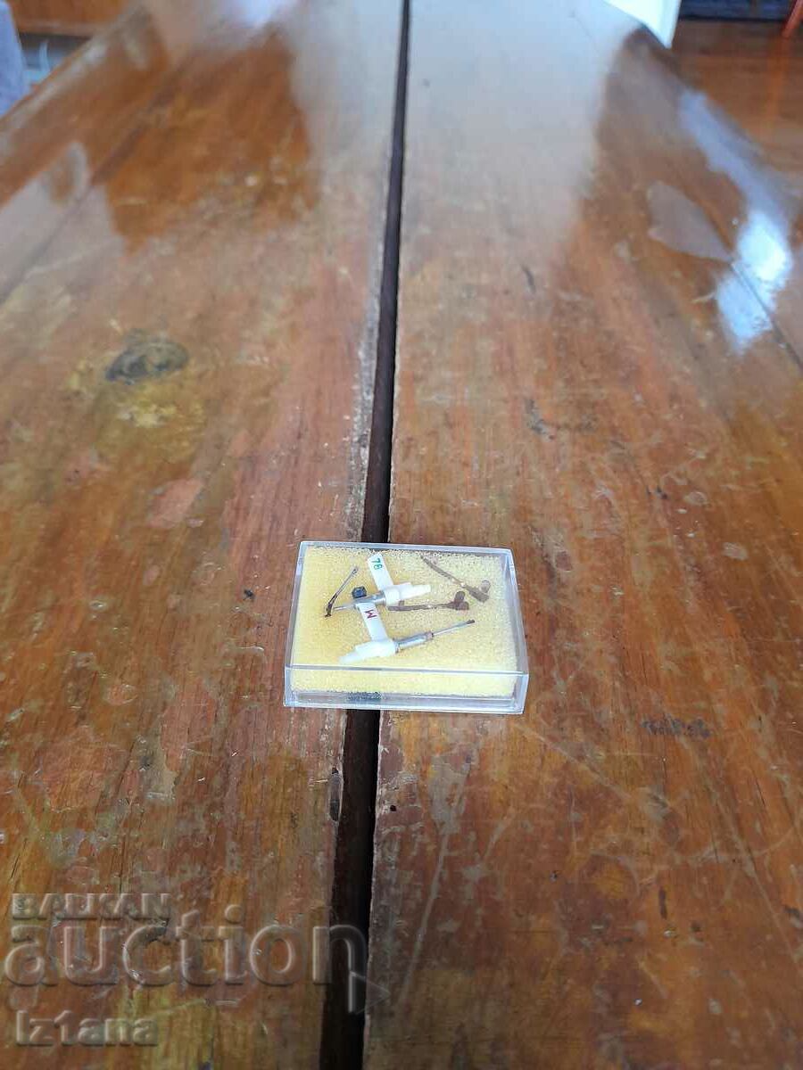 Old Pfeifer Diamant turntable pins