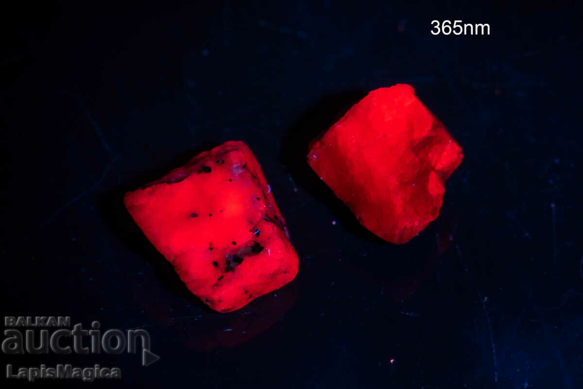 2 buc. rubin fluorescent puternic 18.4ct netăiat #7