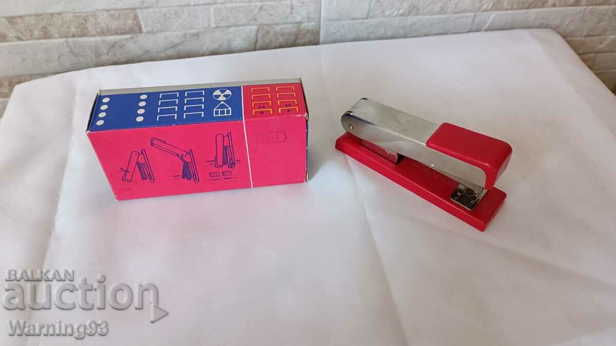 Delivery of Old metal stapler - KIN 407 - Made in Czechoslovakia -1970 Delivery of Old metal stapler - KIN 407 - Made in Czechoslovakia -1970