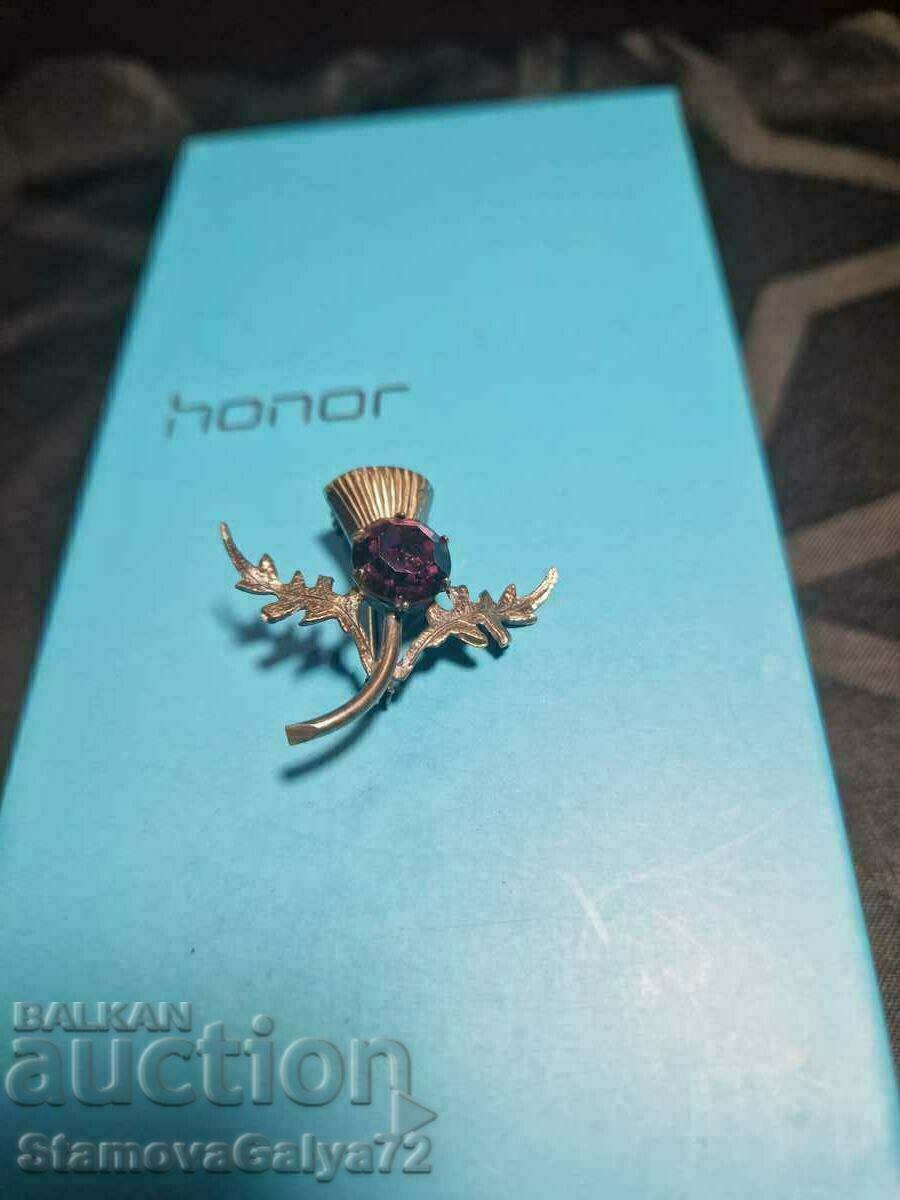 A very beautiful antique Irish silver brooch with price 68.00 BGN | € 34.77 A very beautiful antique Irish silver brooch with price 68.00 BGN | € 34.77