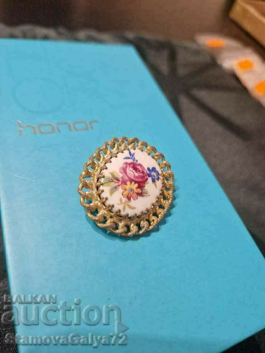 Delivery of Great Antique Collectible Czech Porcelain Brooch Delivery of Great Antique Collectible Czech Porcelain Brooch