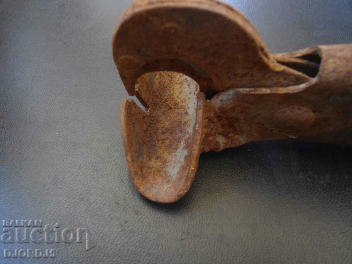 Old chappy pliers - 6 Old chappy pliers - 6