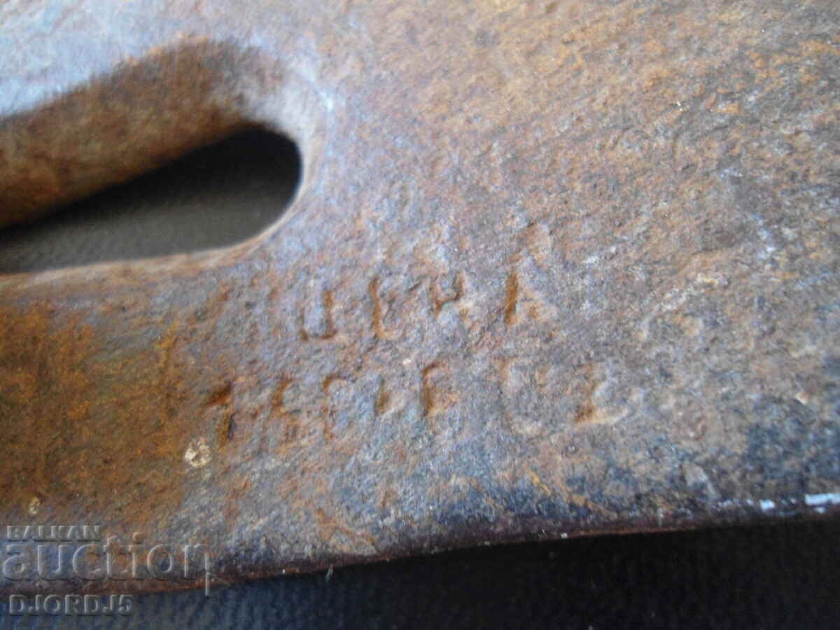 Auction  Old tesla, marking