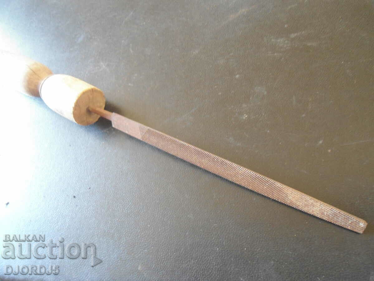 Auction  Old file, triangular