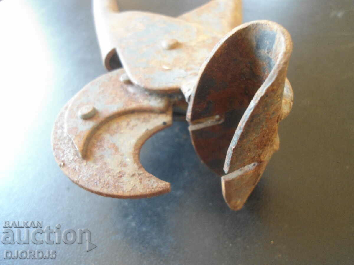 Auction Old cypress pliers, marking Auction Old cypress pliers, marking