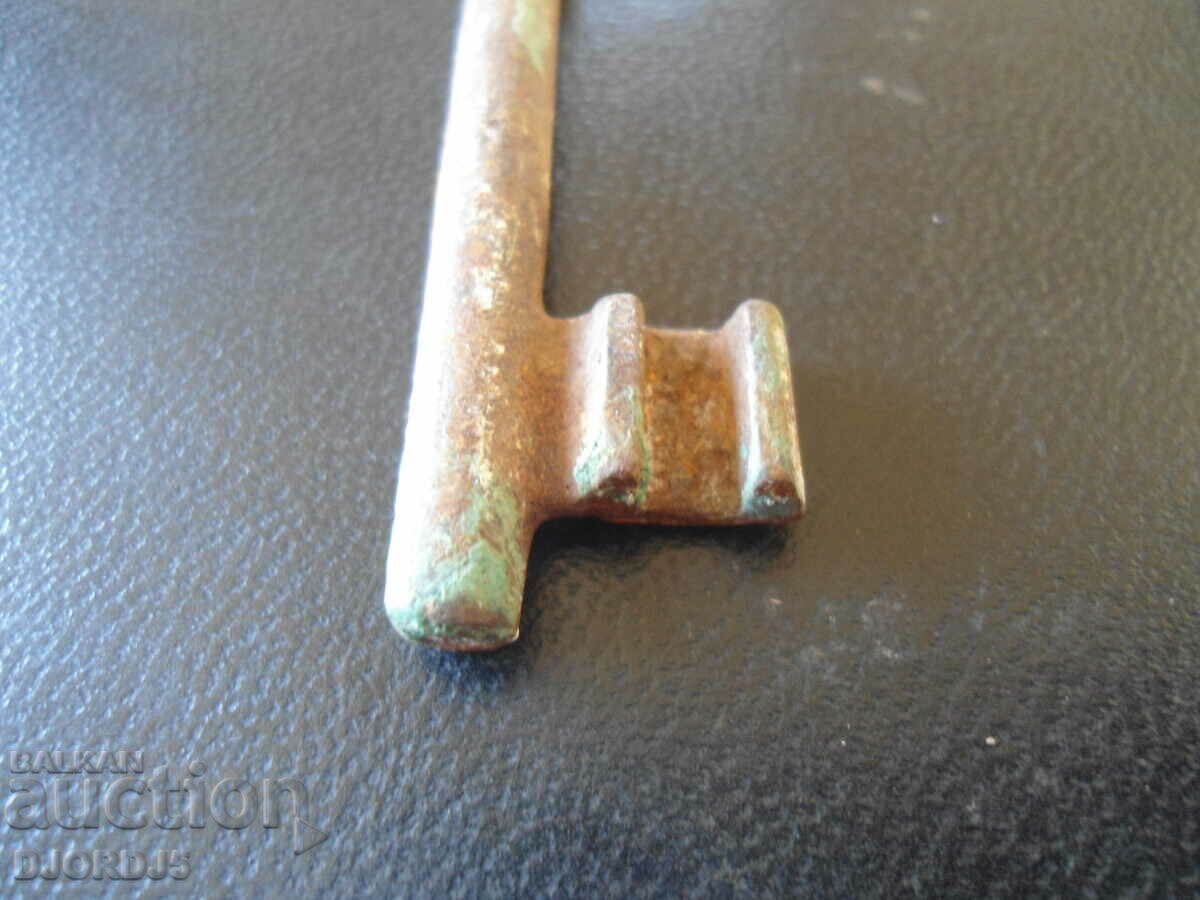 Auction Old forged key Auction Old forged key