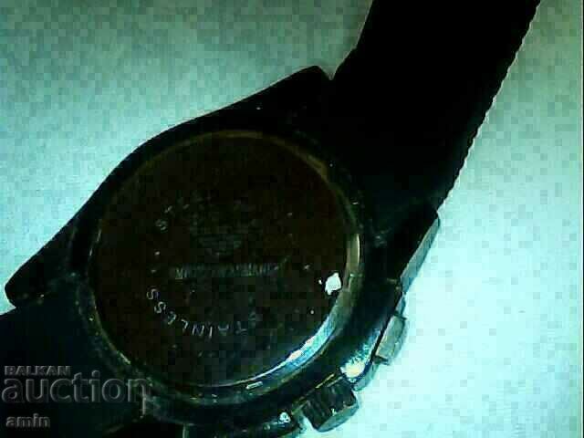 Auction  4asovnik omporoi armani works perfectly not original