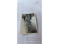 Φωτογραφία Σοφία Νεαρό κορίτσι σε έναν περίπατο 1941