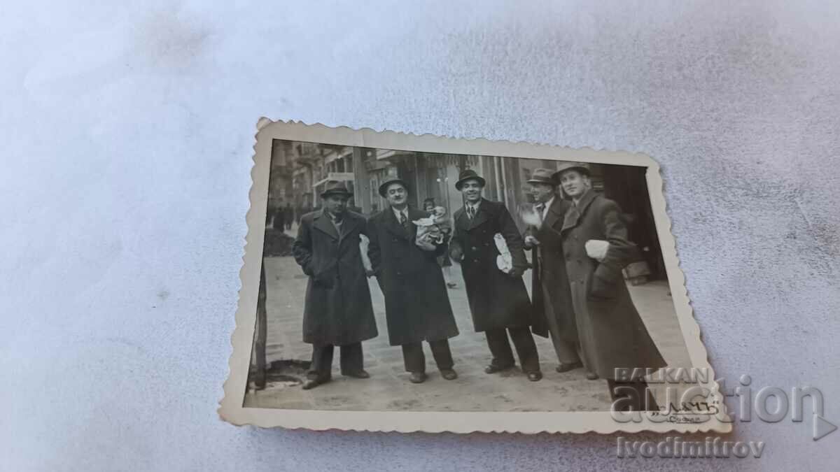 Photo Sofia Five men on the sidewalk