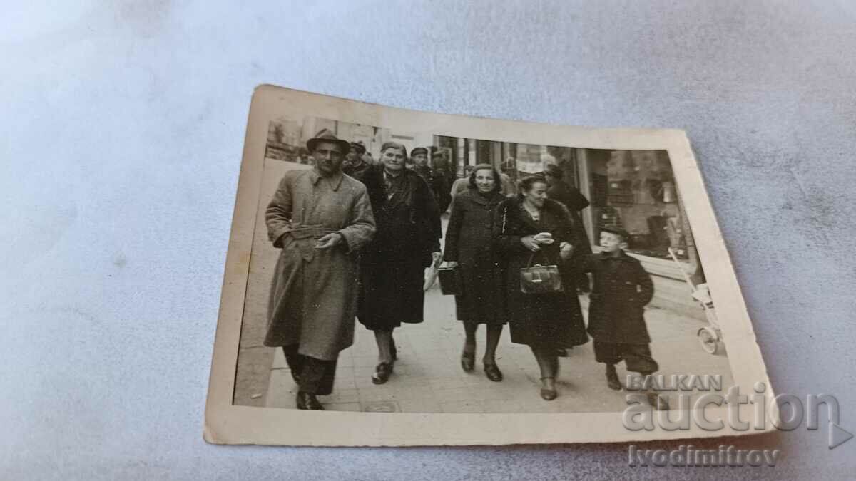 Photo Sofia A man, a woman and a little boy on a walk, 1942