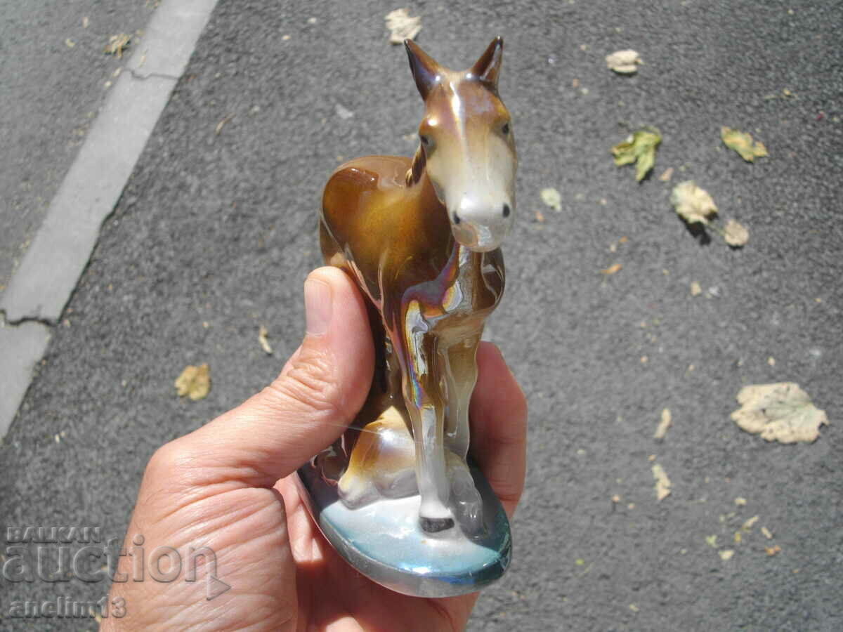 Delivery of OLD PORCELAIN HORSE WITH HORSE MARKED