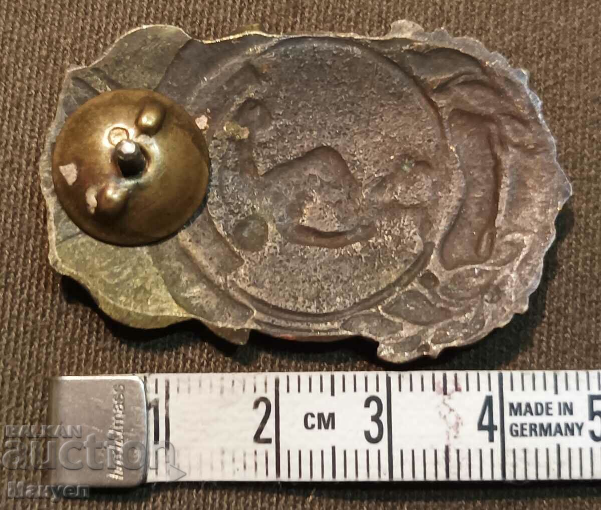 Auction A rare badge. Auction A rare badge.