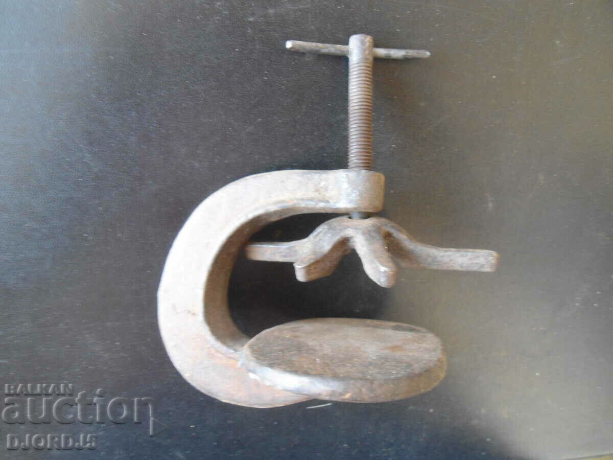 Auction Old press, vulcanizer Auction Old press, vulcanizer