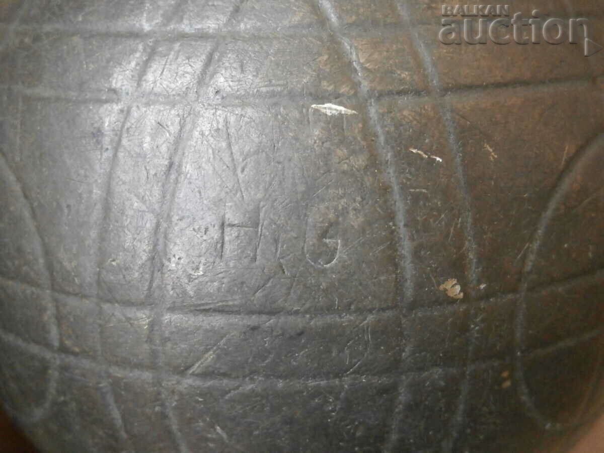 Delivery of pétanque bocce boule vintage game balls 2 pcs. retro vintage Delivery of pétanque bocce boule vintage game balls 2 pcs. retro vintage