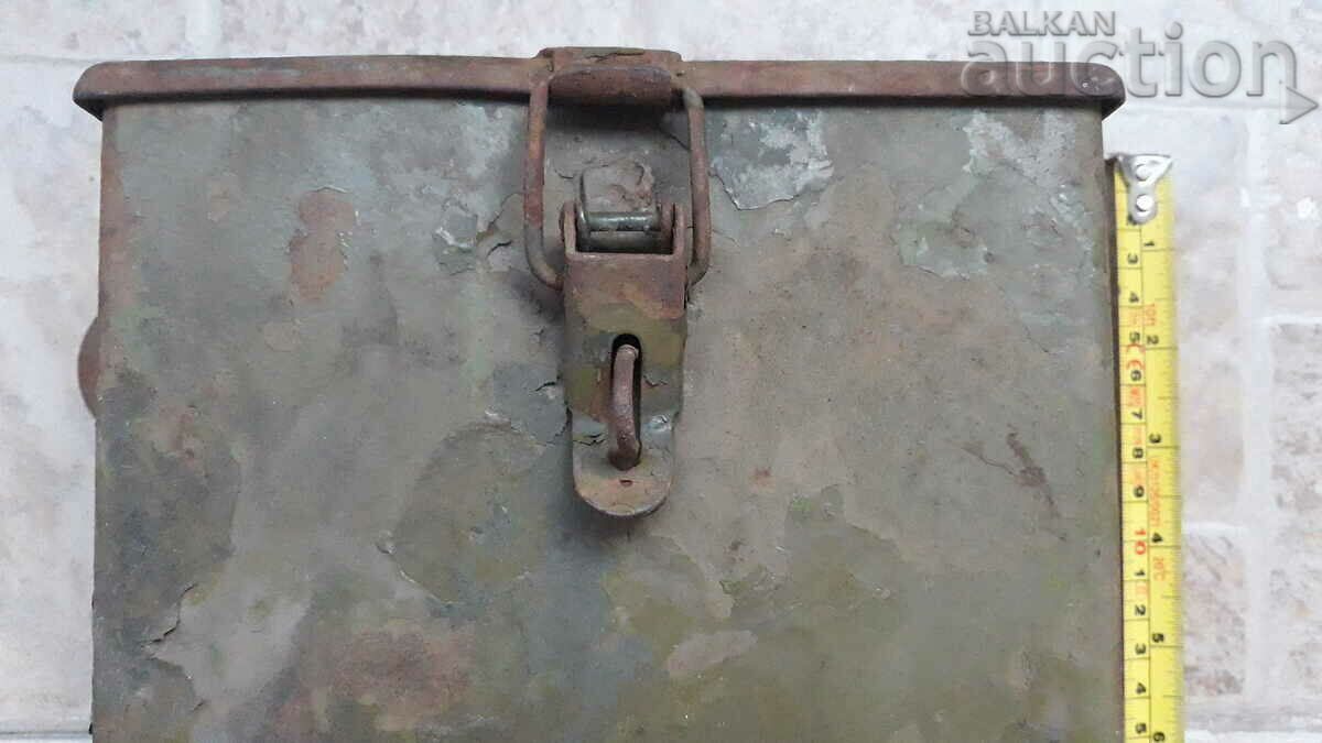 Аукцион кутия сандъче инструменти от оръдеен зип оръдие WW2 WWII Аукцион кутия сандъче инструменти от оръдеен зип оръдие WW2 WWII