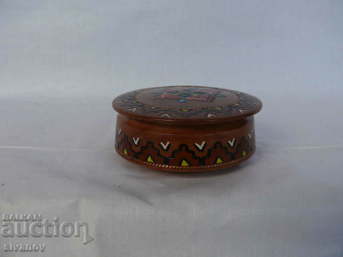 Interesting old wooden box #1609 with price 9.99 BGN | € 5.11 Interesting old wooden box #1609 with price 9.99 BGN | € 5.11