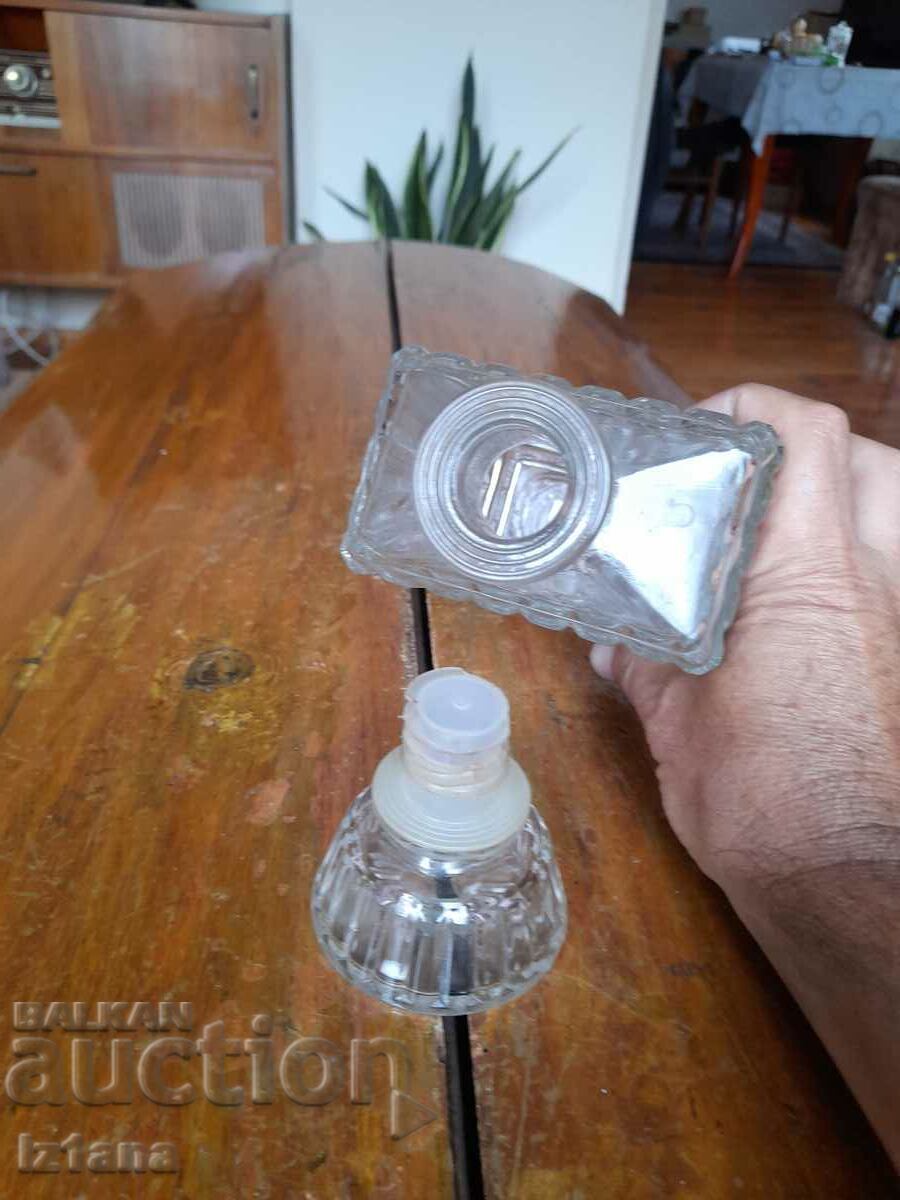 Delivery of Old carafe Delivery of Old carafe