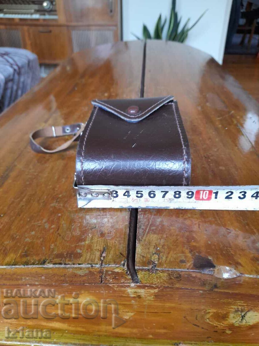 Husa veche din piele cu preț 22.00 BGN | € 11.25 Husa veche din piele cu preț 22.00 BGN | € 11.25