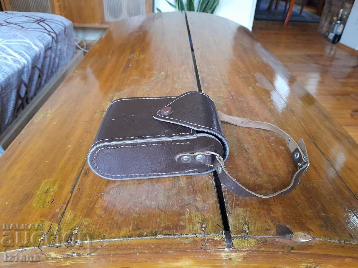 Husa veche din piele Husa veche din piele