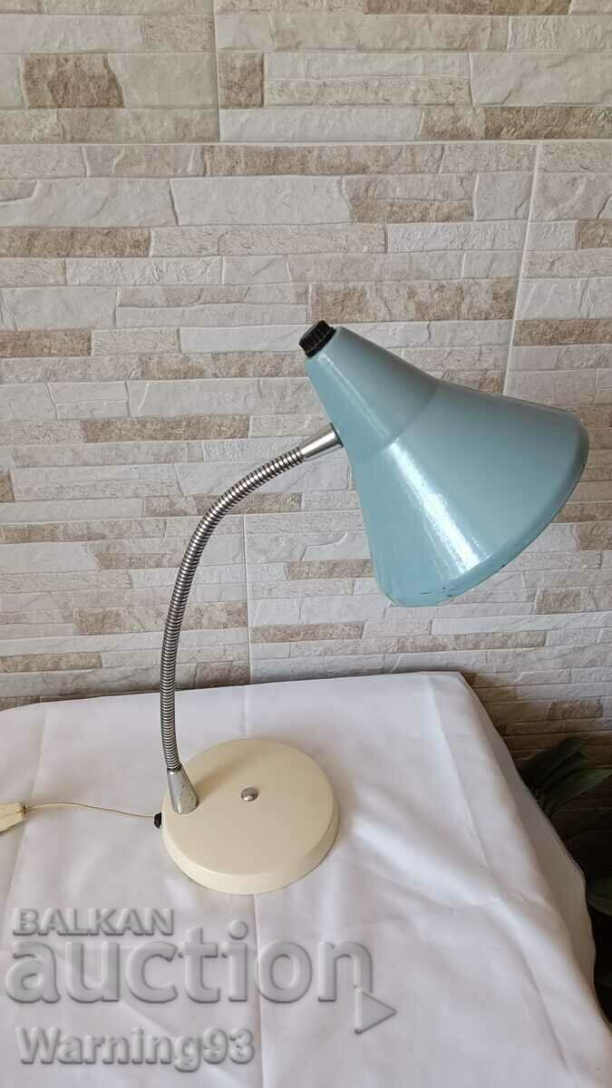 Veche lampă industrială de birou - masă #42 - Antică cu preț € 34.00 | 66.50 BGN