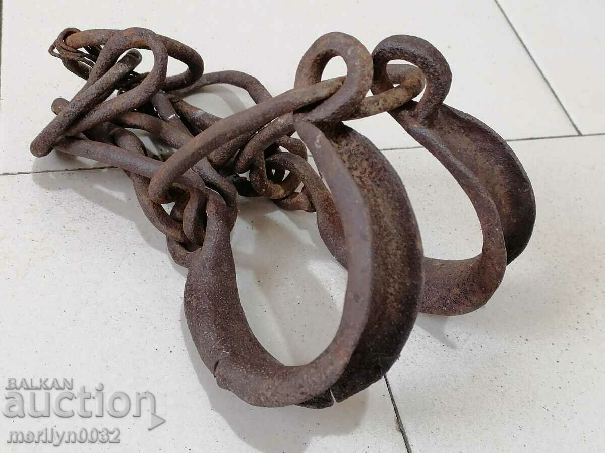 Delivery of Shackles, fetters, shackles, handcuffs, chain, wrought iron Delivery of Shackles, fetters, shackles, handcuffs, chain, wrought iron