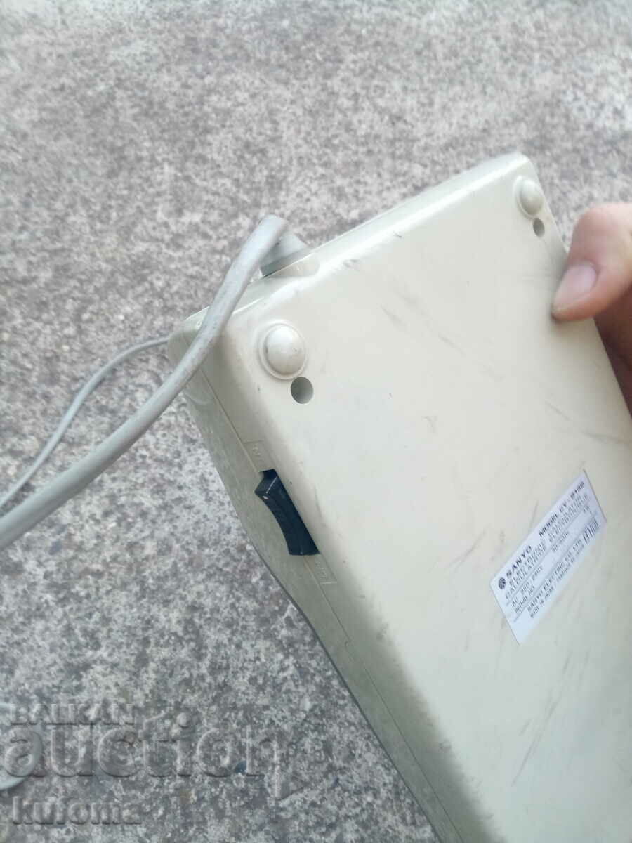 Old Sanyo CY 2132 electronic calculator - 5 Old Sanyo CY 2132 electronic calculator - 5