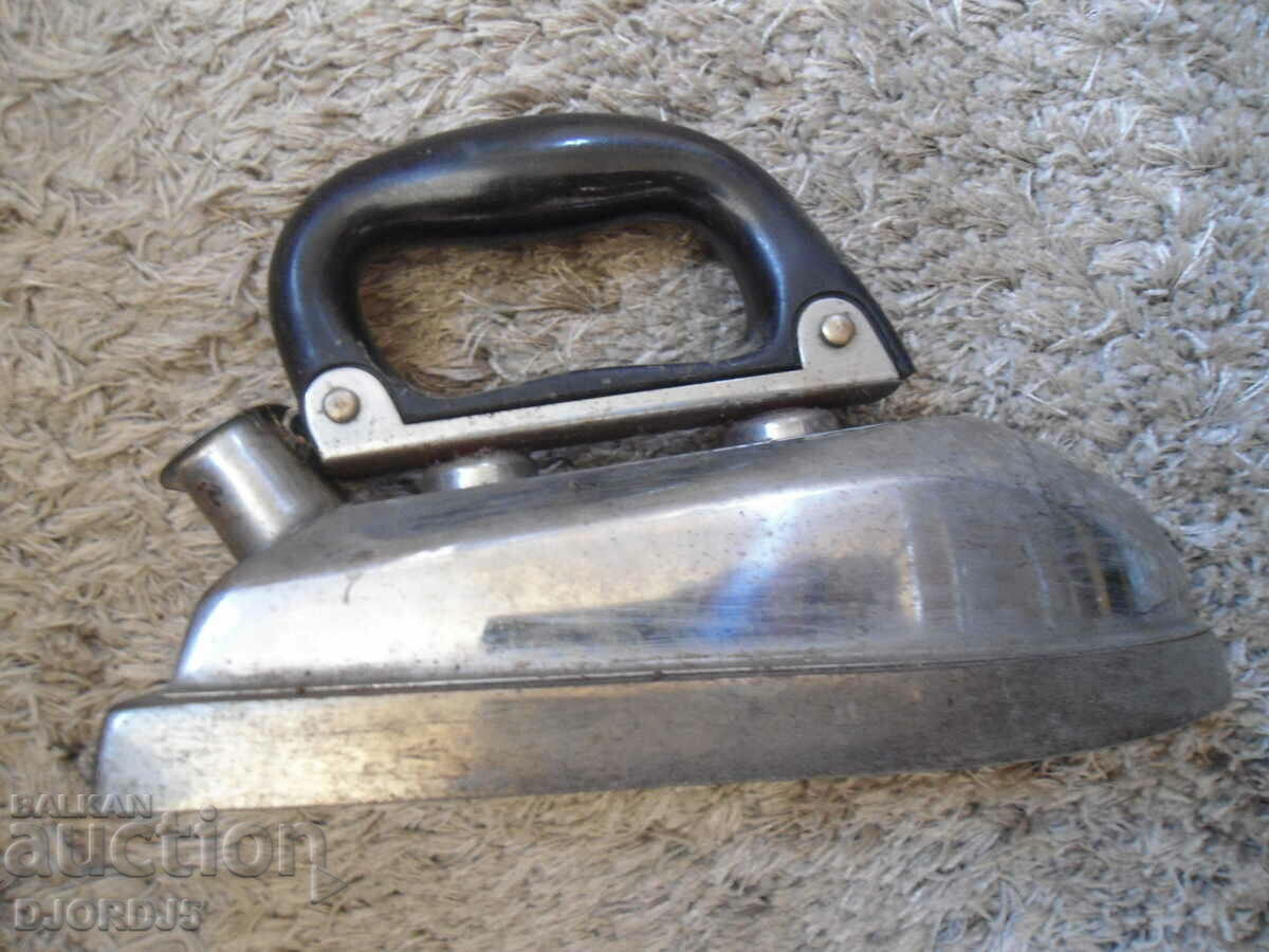 Delivery of Old iron with stand