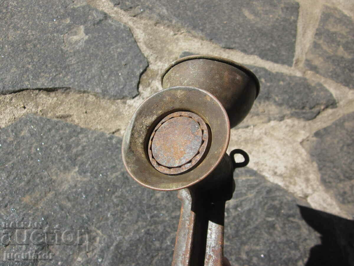 old marked cast iron mill vegetable grinder - 7