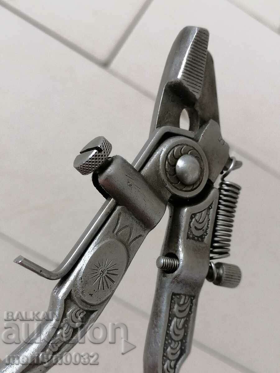 Old chappy-type pliers, a tool, serrated - 5 Old chappy-type pliers, a tool, serrated - 5