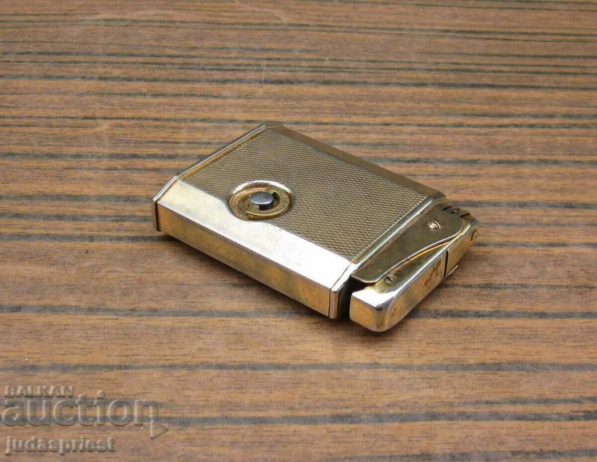 Παράδοση τυπικός παλιός ελβετικός επίχρυσος αναπτήρας με μεταγενέστερη μουσική Παράδοση τυπικός παλιός ελβετικός επίχρυσος αναπτήρας με μεταγενέστερη μουσική