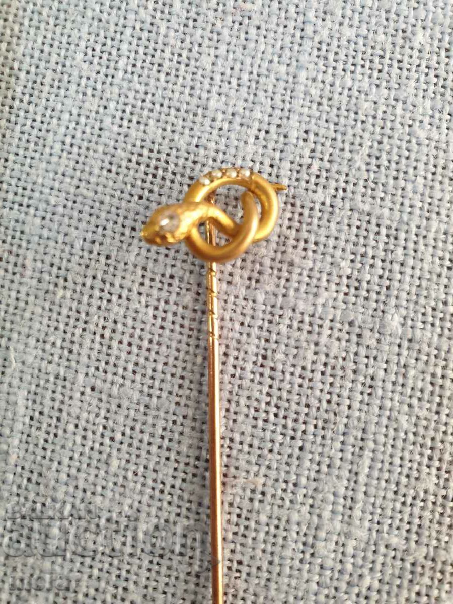 Delivery of Antique jewelry - snake shaped needle in original box Delivery of Antique jewelry - snake shaped needle in original box
