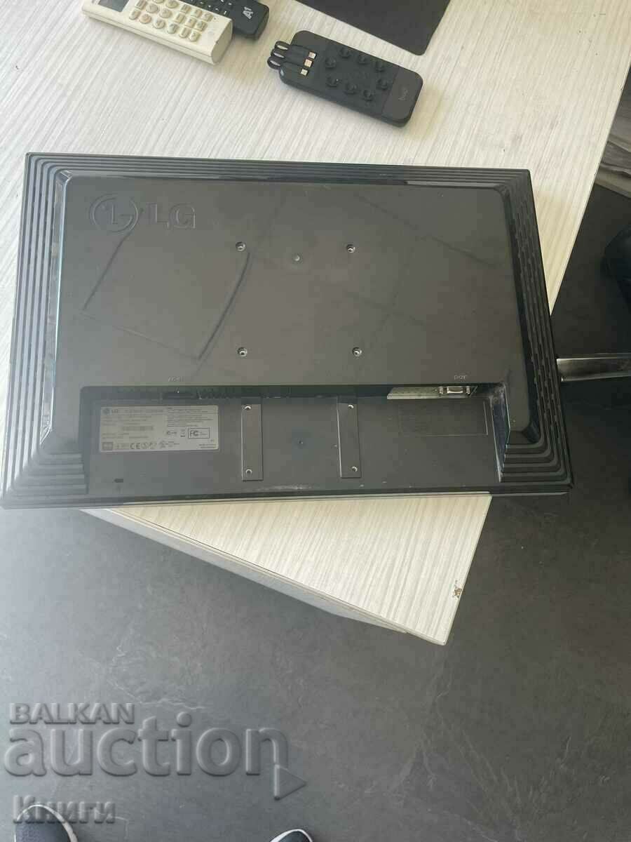 Monitor LG 22 inches without stand - 6 Monitor LG 22 inches without stand - 6