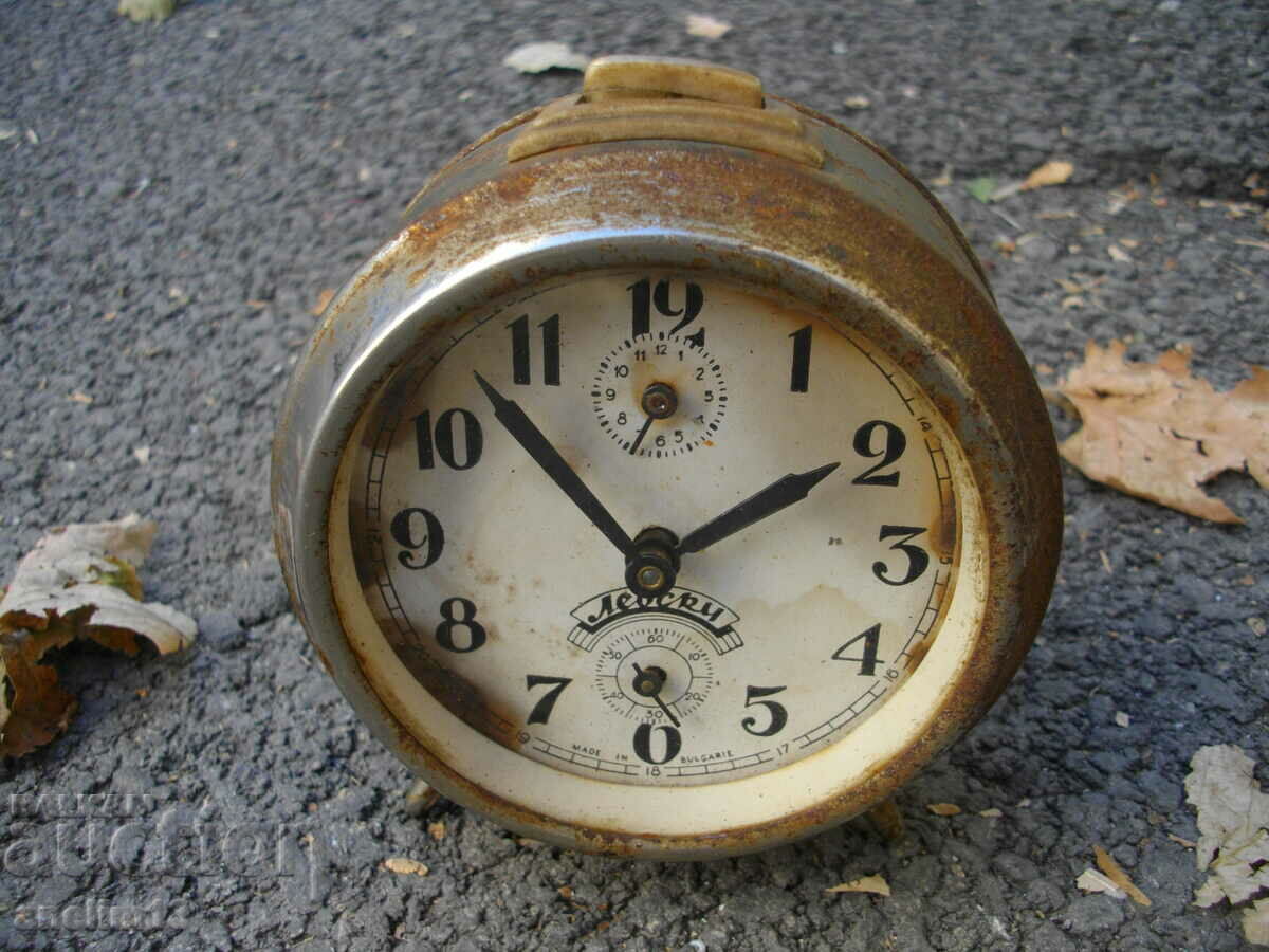 COLLECTIBLE BULGARIAN ALARM CLOCK LEVSKI with price 70.00 BGN | € 35.79 COLLECTIBLE BULGARIAN ALARM CLOCK LEVSKI with price 70.00 BGN | € 35.79