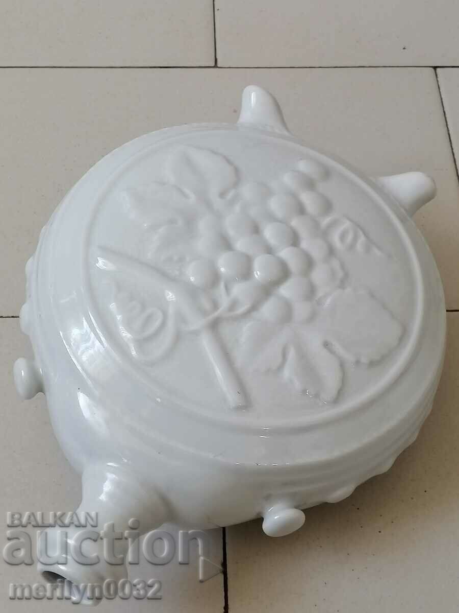 Auction  Porcelain bowl porcelain from the time of the Sotsa NRB