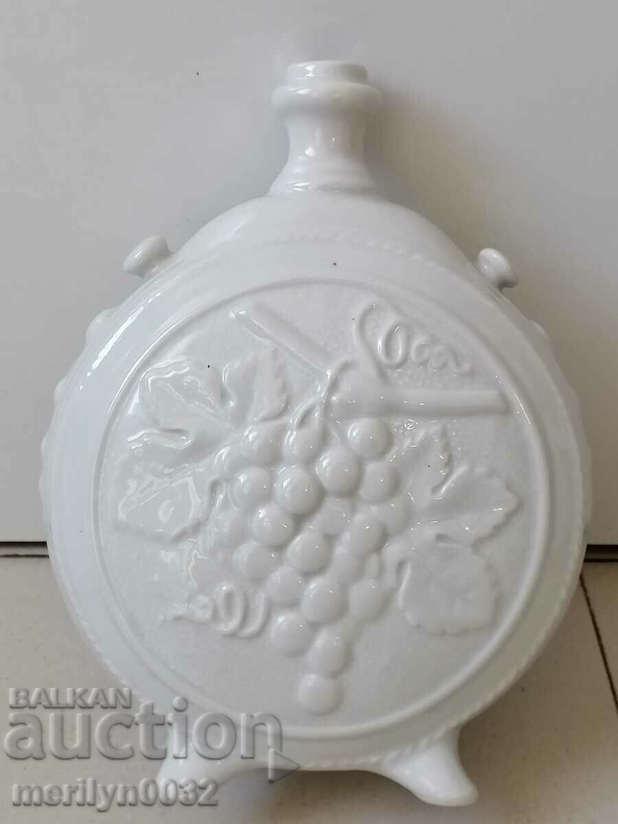 Delivery of Porcelain bowl porcelain from the time of the Sotsa NRB