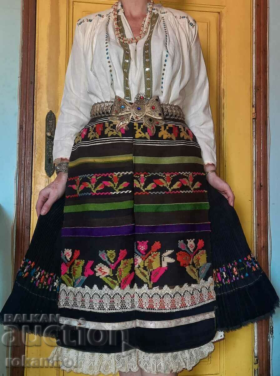 Auction Authentic northern costume Auction Authentic northern costume