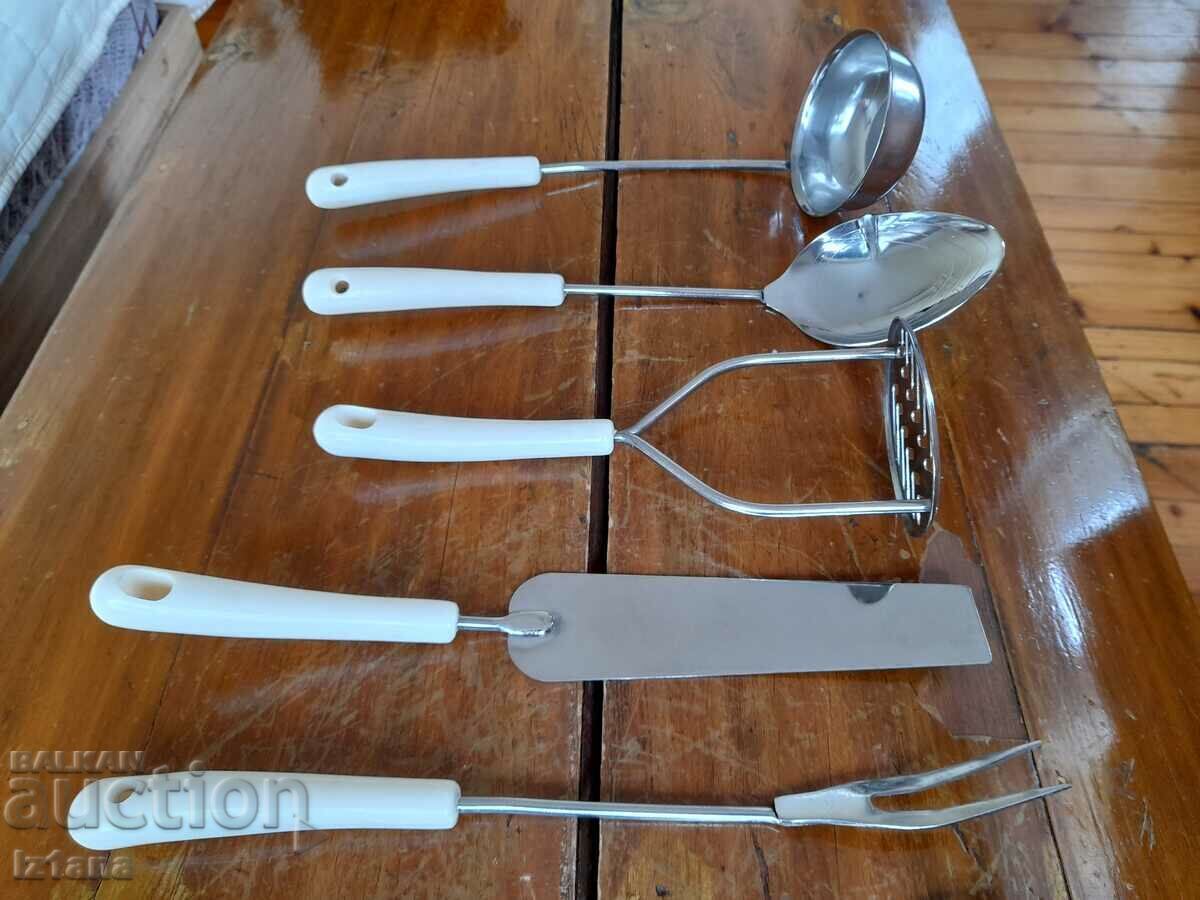 Delivery of Starter set of kitchen tools, utensils Delivery of Starter set of kitchen tools, utensils