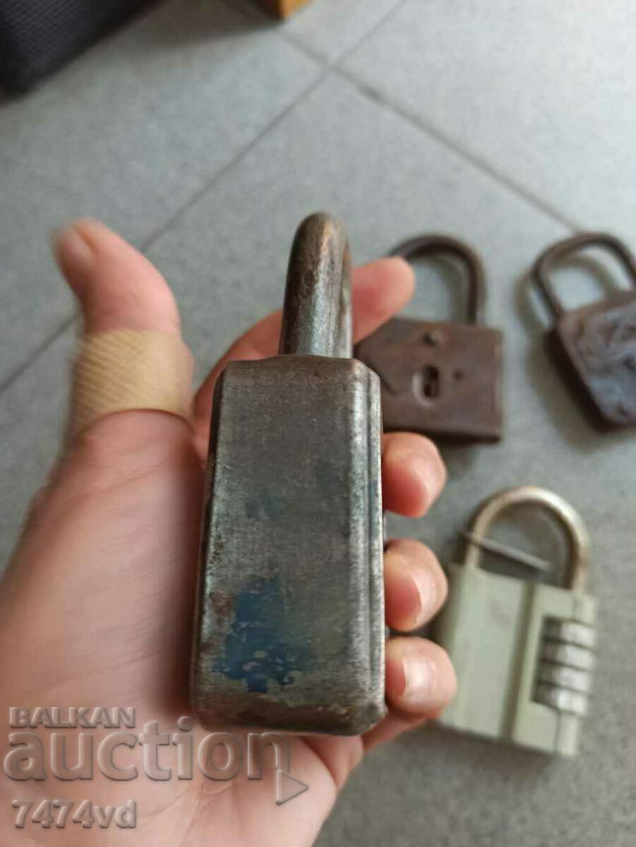 Auction OLD PADLOCKS FOR COLLECTION-5 PCS Auction OLD PADLOCKS FOR COLLECTION-5 PCS
