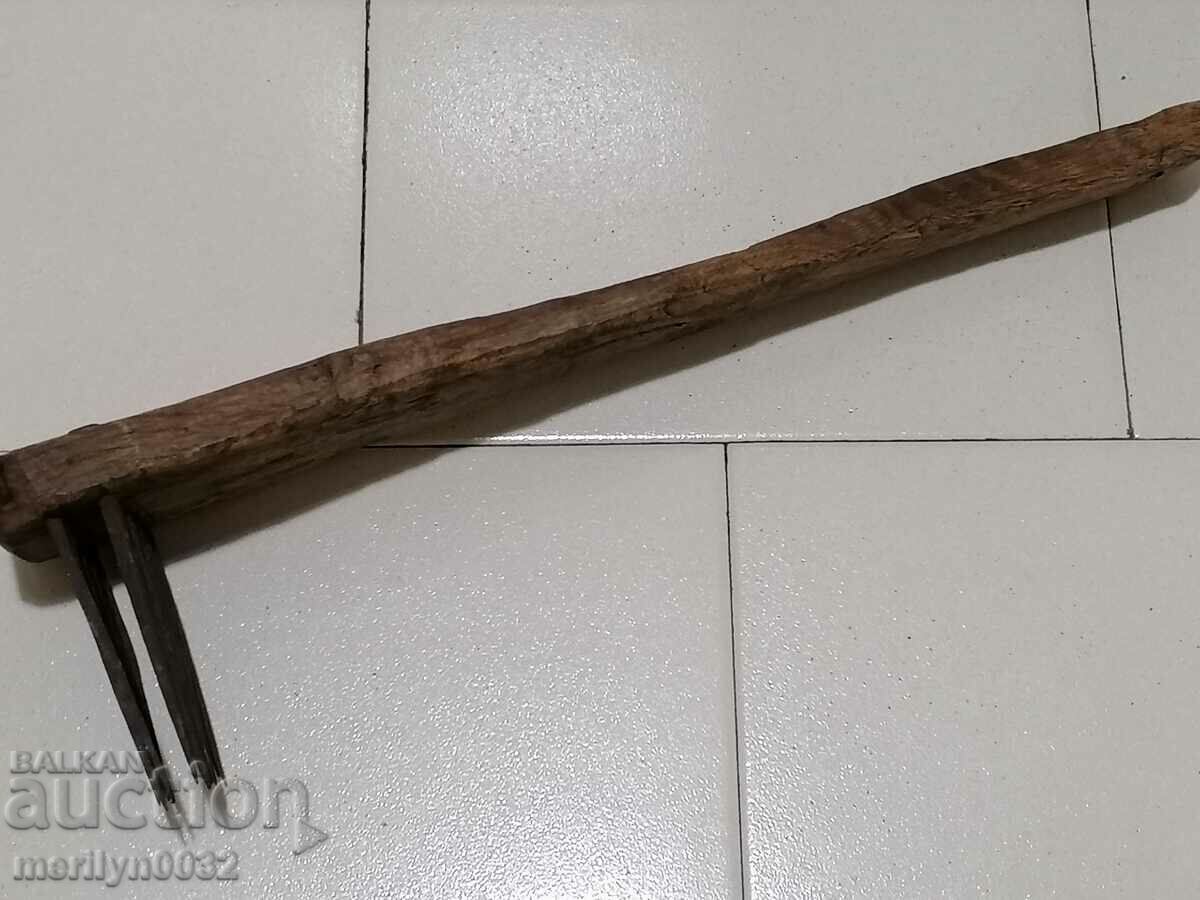 Livrarea Vechiul dakar, care era o sculptură primitivă