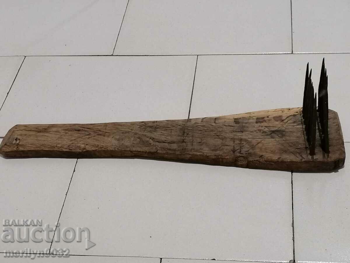 Vechiul dakar, care era o sculptură primitivă - 7