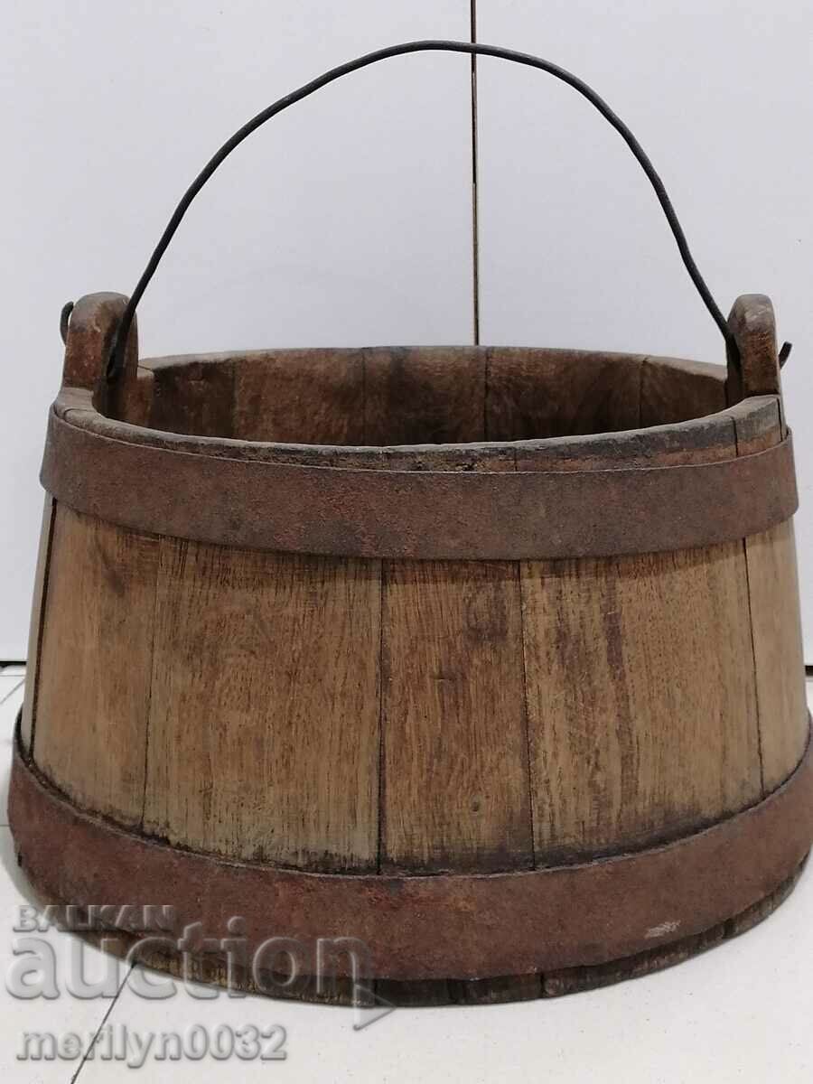 Milk bucket wooden bucket wooden bucket