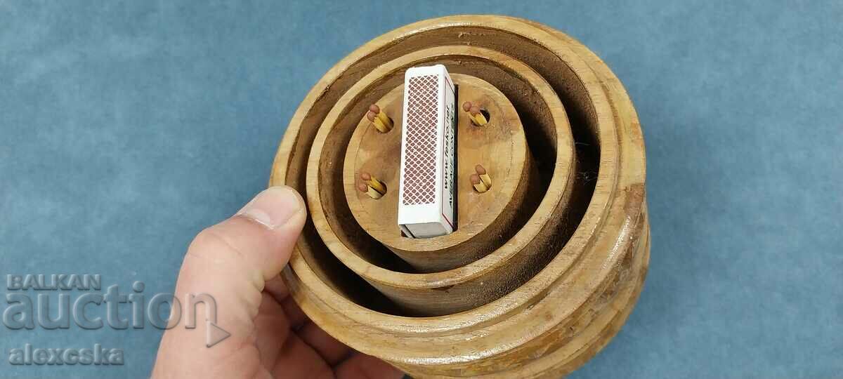 Auction  An old wooden cigarette