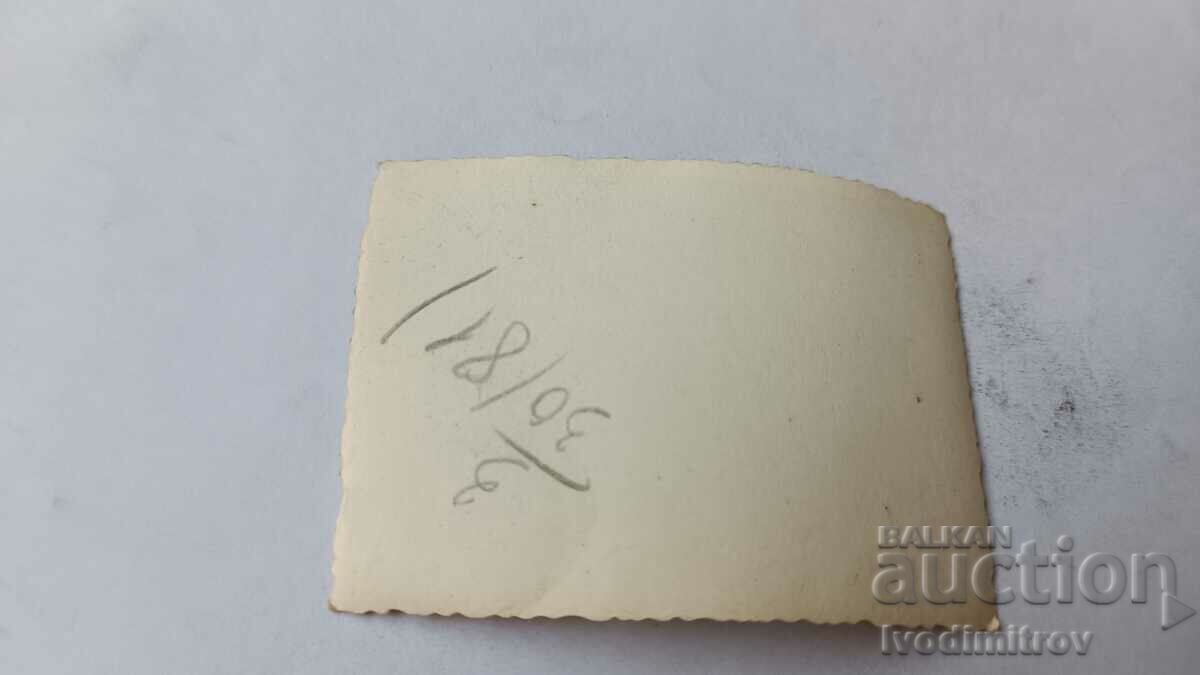 Photo Young men and women on the beach with price 1.65 BGN | € 0.84 Photo Young men and women on the beach with price 1.65 BGN | € 0.84