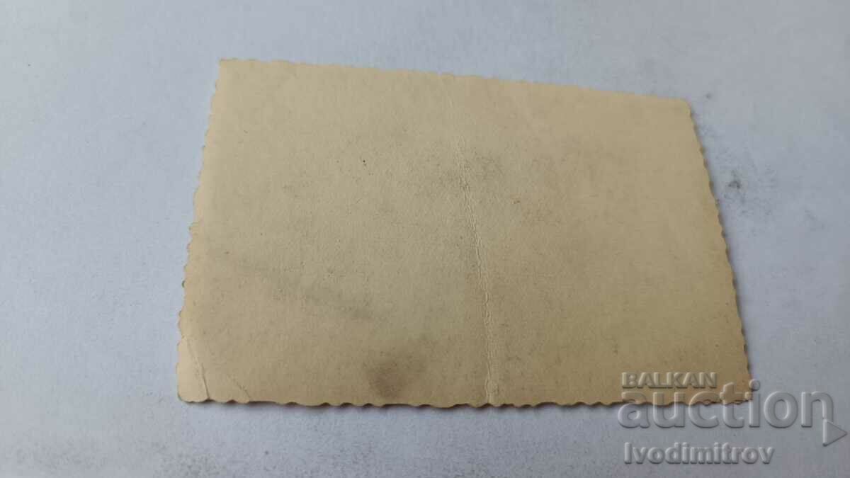 Photo Sofia Young men and women in the Boris garden with price 1.85 BGN | € 0.95 Photo Sofia Young men and women in the Boris garden with price 1.85 BGN | € 0.95