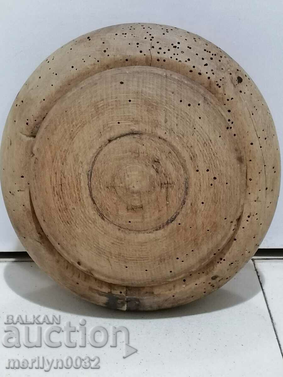 Wooden bowl bowl with lid, bowl wooden primitive with price 69.00 BGN | € 35.28 Wooden bowl bowl with lid, bowl wooden primitive with price 69.00 BGN | € 35.28